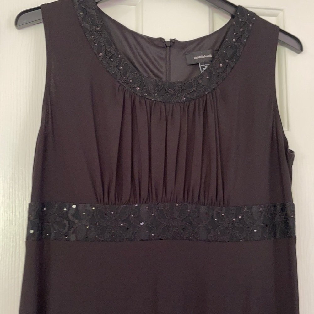 Beautiful black dress! Looks amazing. Love it!